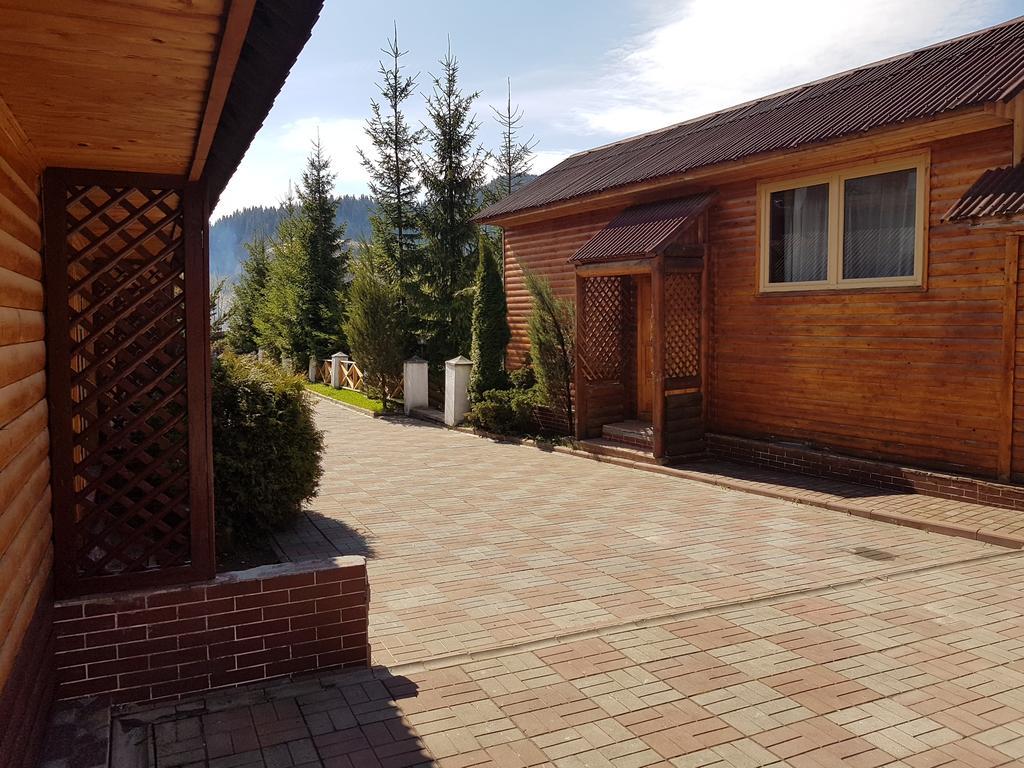 Aspen Hotel Slavske Buitenkant foto